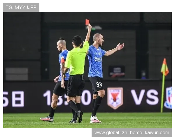 赫拉芬贝赫公开质疑裁判尺度 利物浦更衣室不满判罚一致性